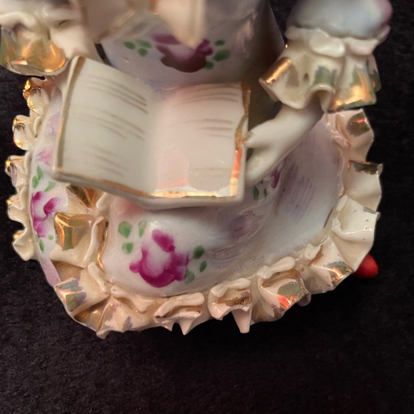 Antique (1900-1940) Porcelain Figurine Seated Girl Reading a Book Made in Japan - Picture 2 of 9